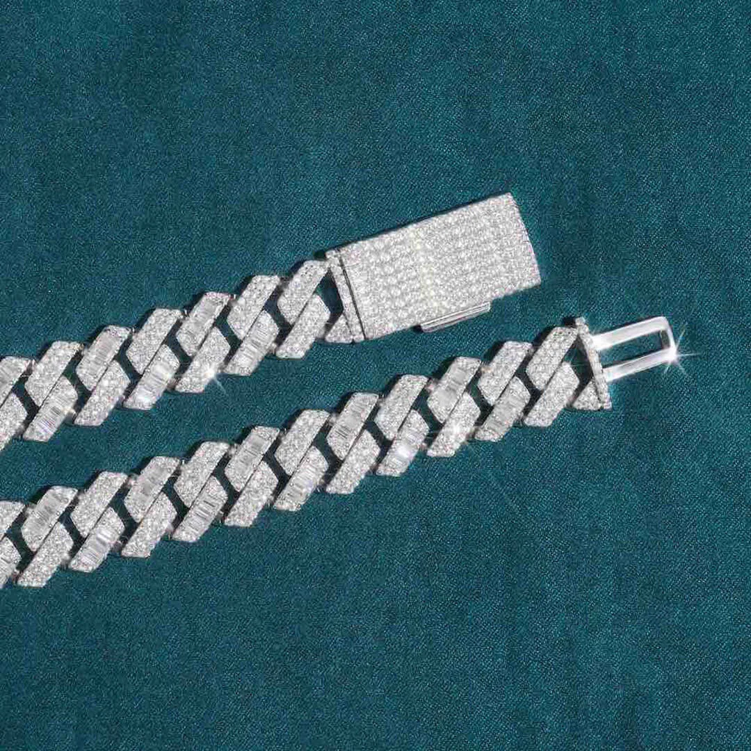 15mm Round Moissanite Cuban Link Chain VividWeave in 14K White Gold Closeup Clasp