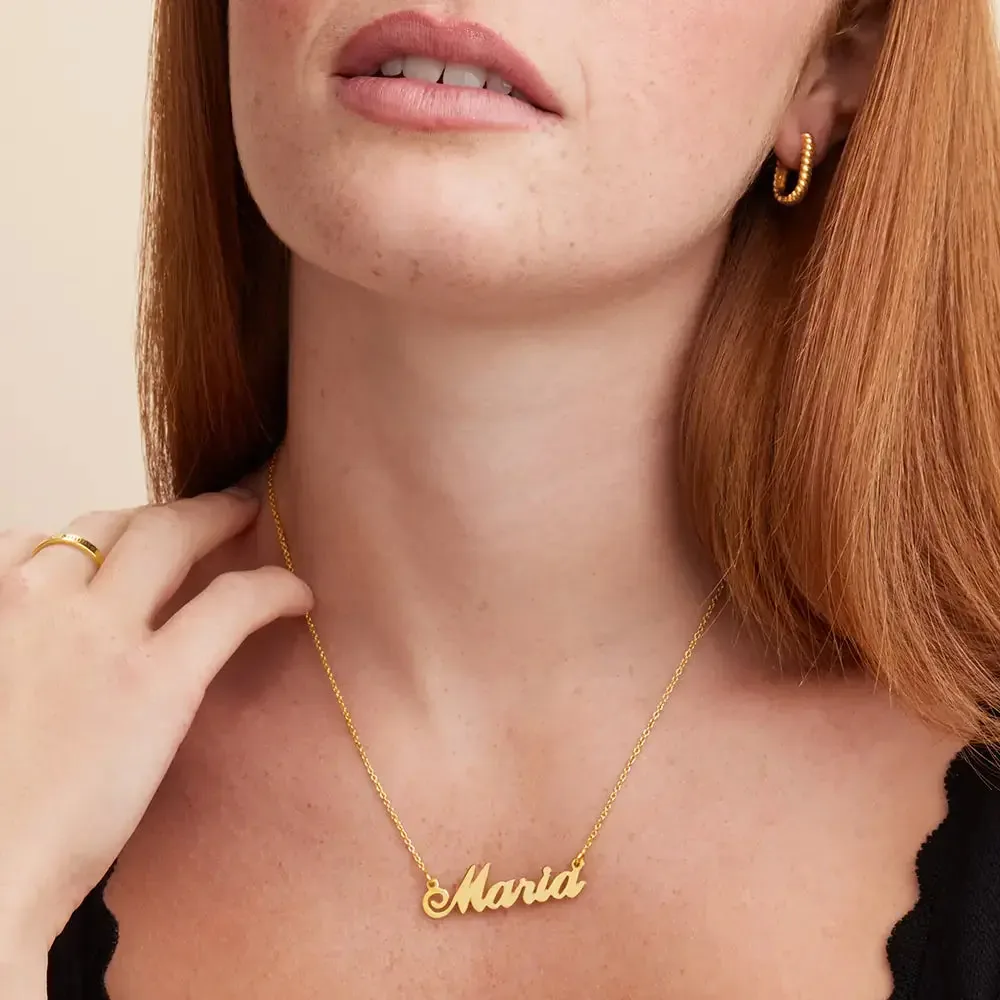 Custom Sophisticated Name Pendant Necklace in 14K Gold