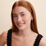 Custom Sophisticated Name Pendant Necklace in 14K Gold