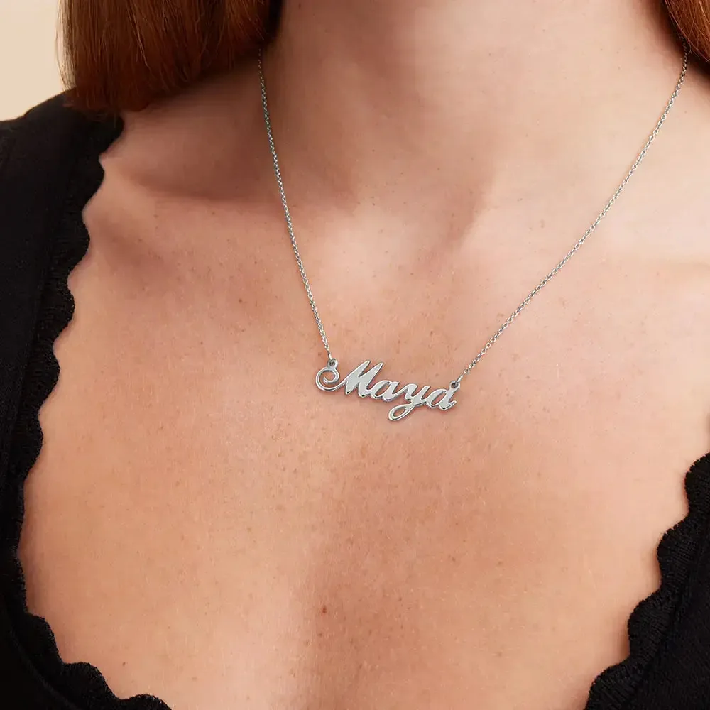 Custom Sophisticated Name Pendant Necklace in 14K Gold