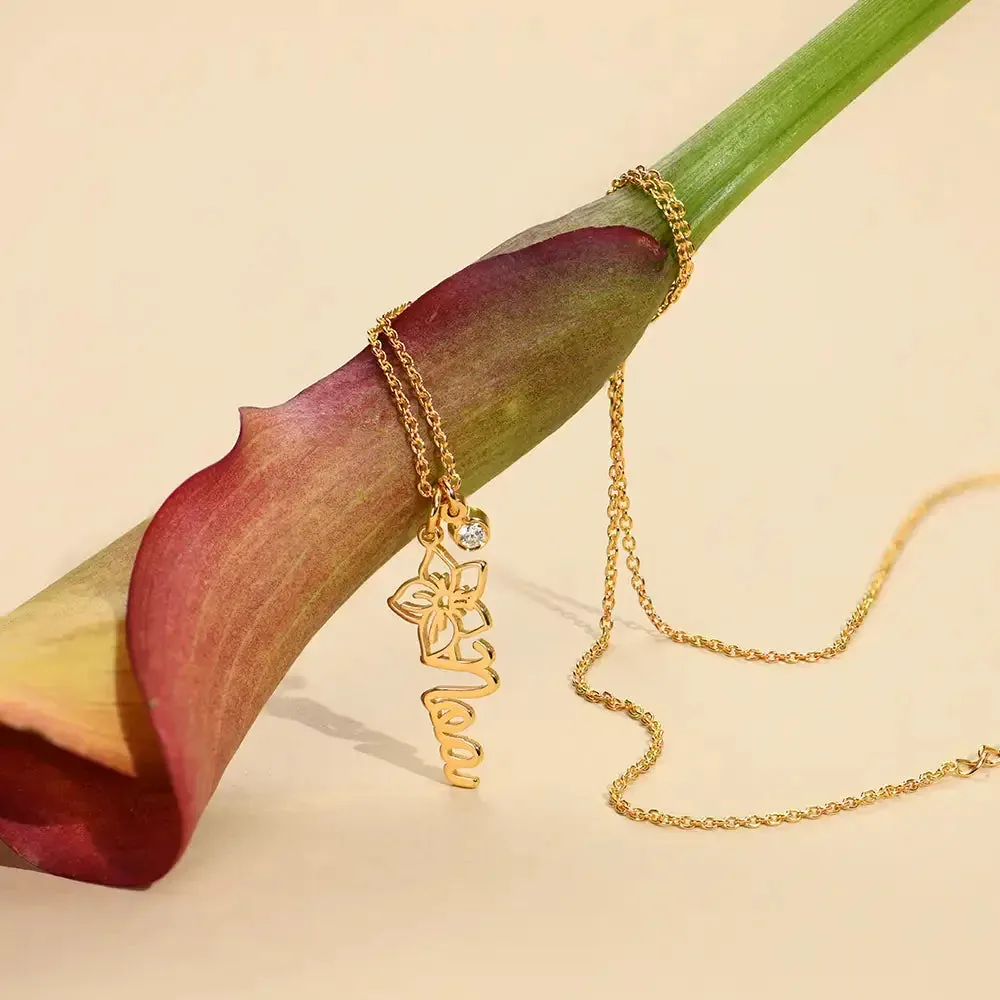 Personalized Artistic Name Pendant Necklace in 14K Gold